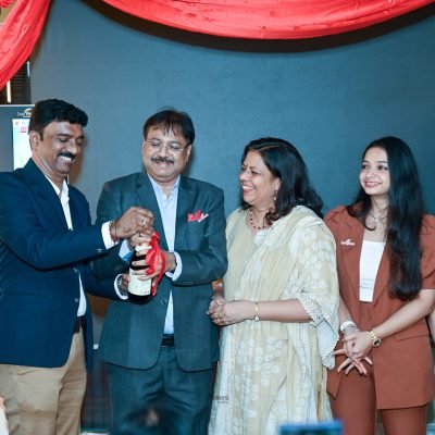 The Nail Art Revolution Is Here: La Plume Launches Insta Nail Pro & Insta Nail Lite!